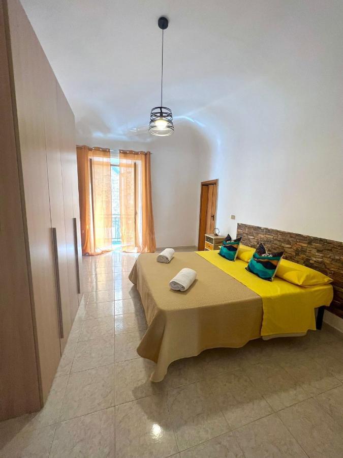 Villa Gira Vota E Furria Santo Stefano di Camastra Exterior foto